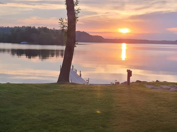 Sunrise Retreat on Fish Trap Lake - Image 1